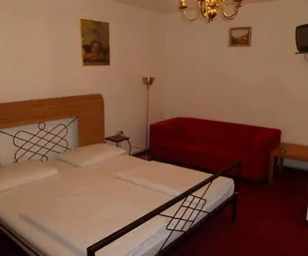 Hostel 2962 -